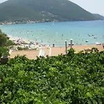 شقة Steven